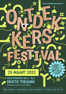 Donkergroene poster, lichtgroene letters festival